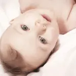 Fasce e marsupi per neonati: pro e contro