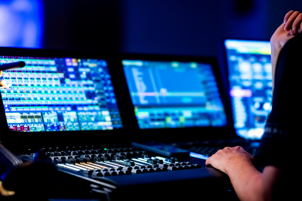 Quando la visione incontra il rigore tecnico: l'eccellenza dell'entertainment nella Capitale